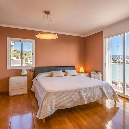 Сasa de vacaciones Casa Con Piscina Privada *