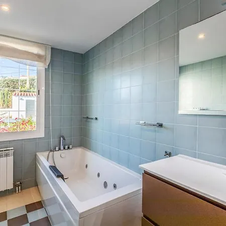 Casa Con Piscina Privada * Sant Cebrià de Vallalta